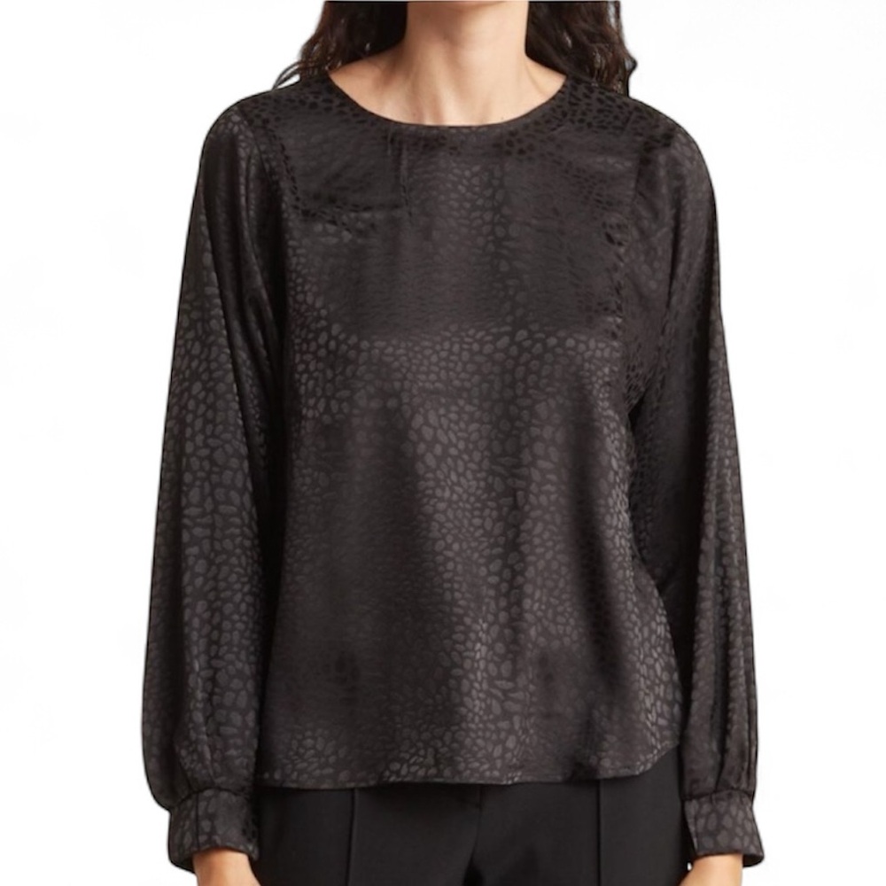NWT Chenault Pebble Satin Like Jacquard Blouse in Black